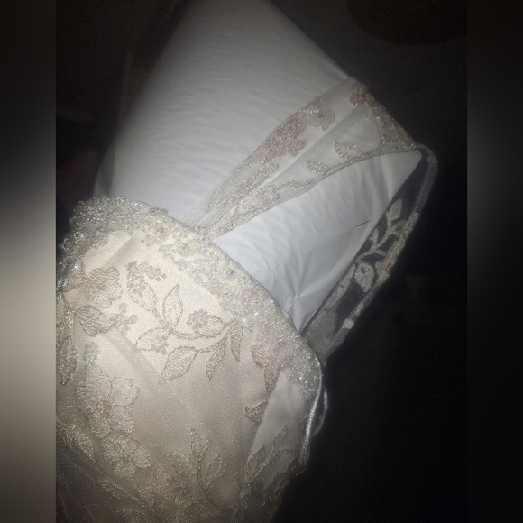 Maggie Sottero - Haute Couture Elegant Wedding Gown. - Picture 13 of 14